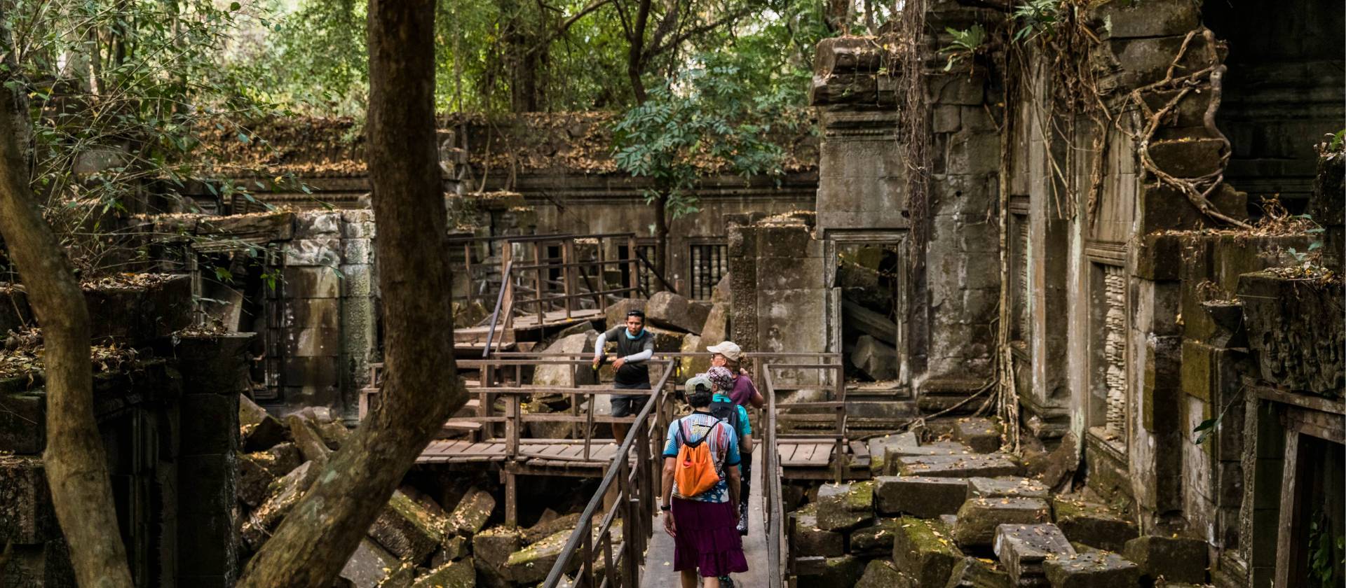 Wandering through Angkor Wat | Lachlan Gardiner
