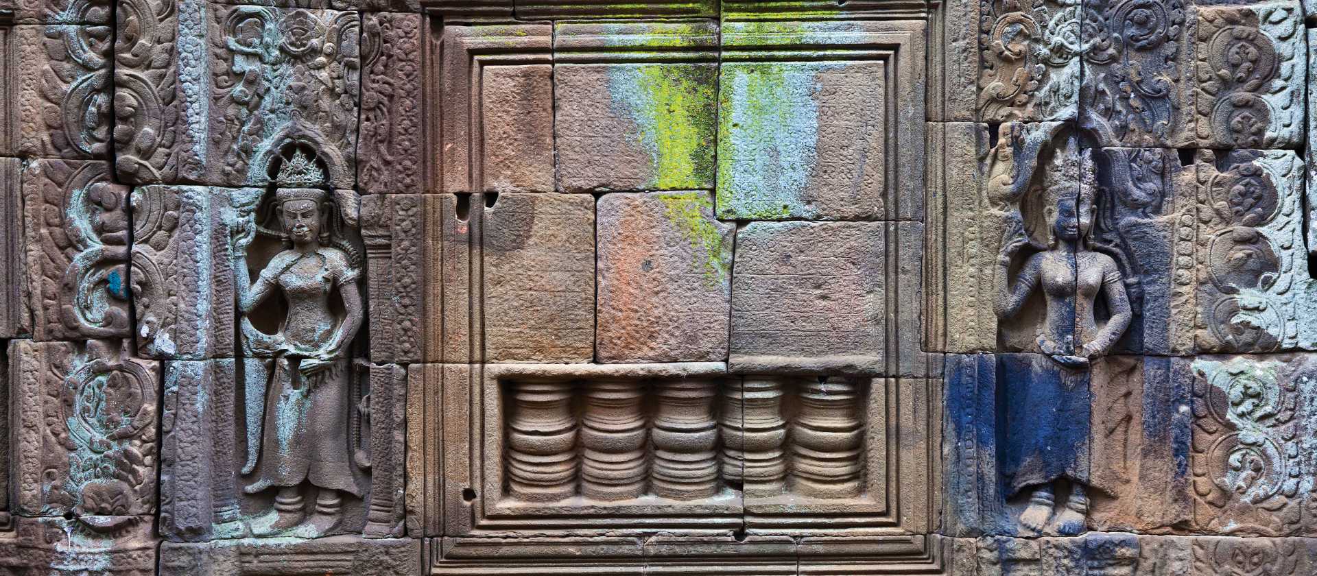 Decorative facade of the 13th Century Wot Nokhor | Peter Walton