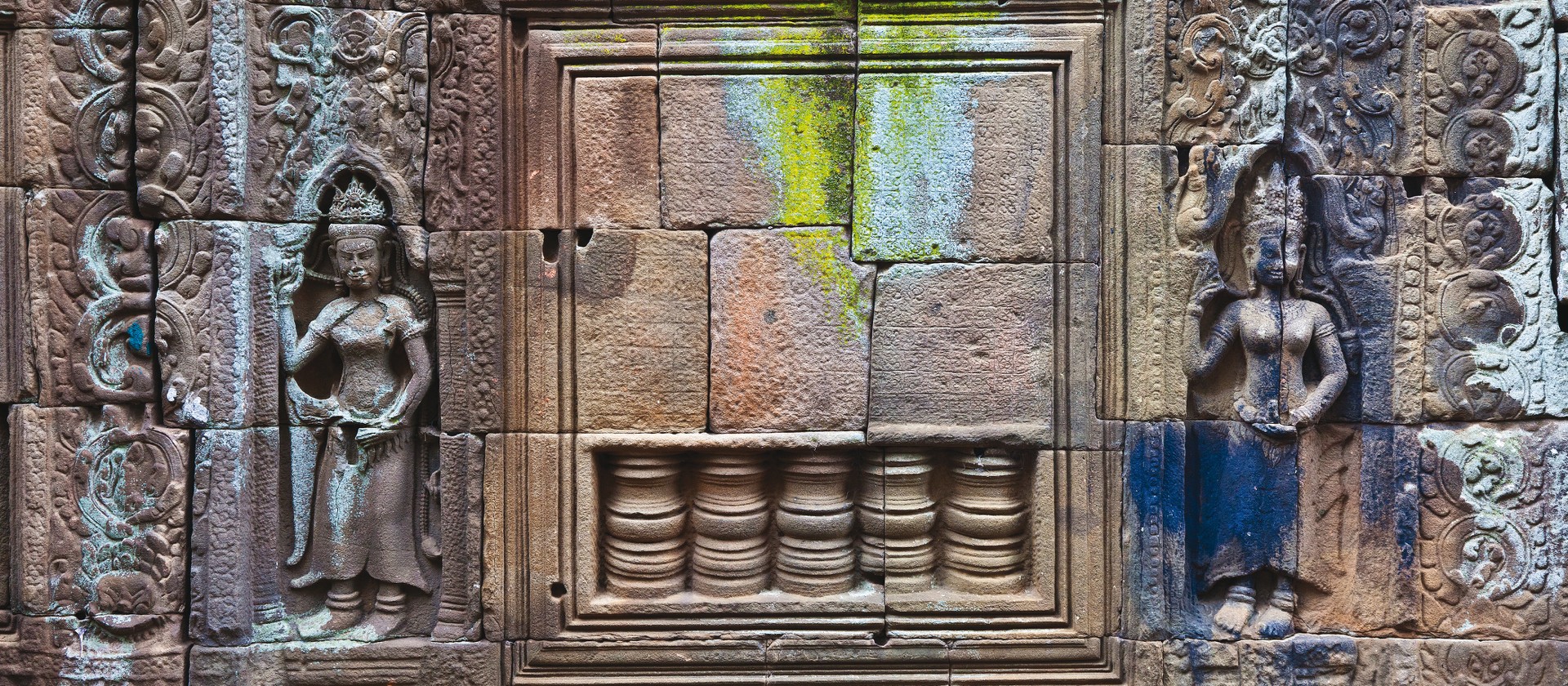 Decorative facade of the 13th Century Wot Nokhor | Peter Walton