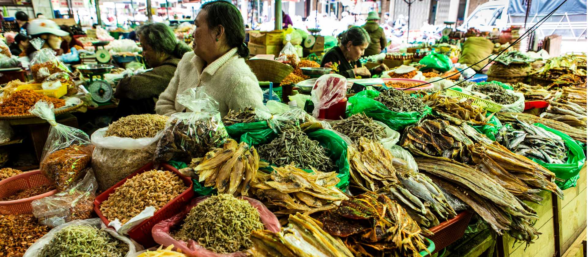 Bustling food markets in Vietnam | Richard I'Anson