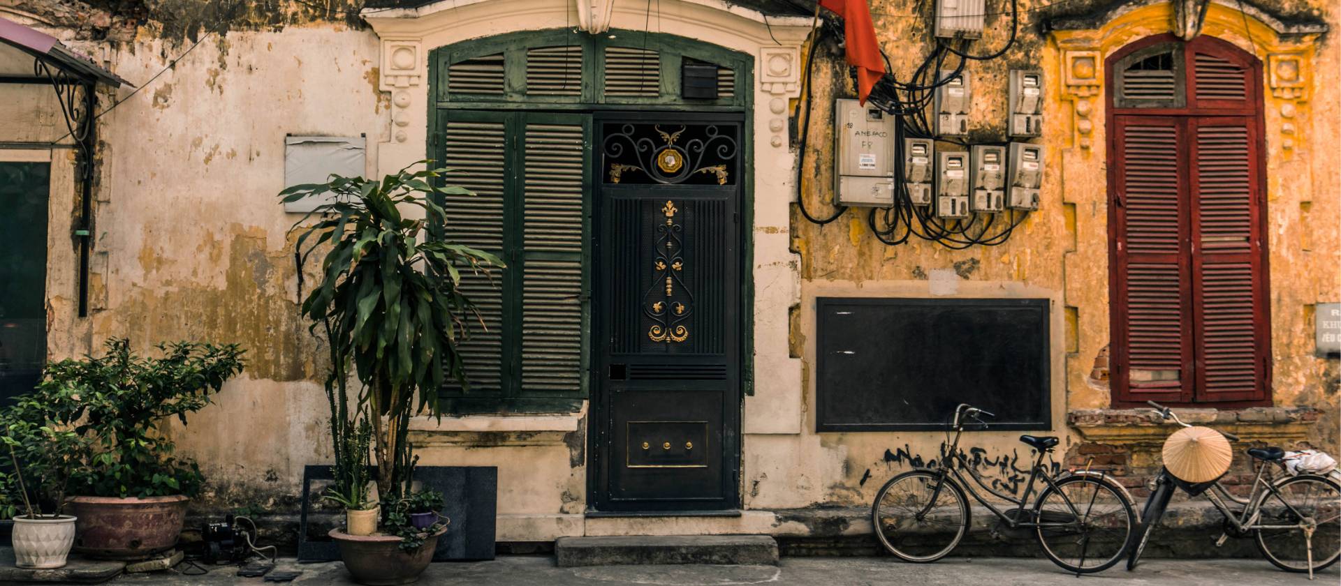 Wander the streets of the atmospheric Old Quarter, Hanoi