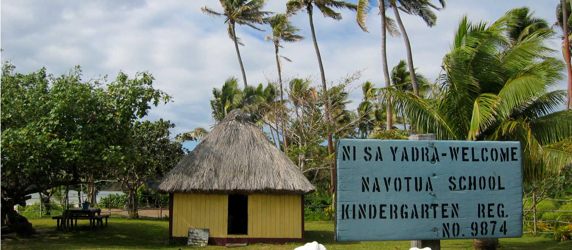 Visiting a local school in the Yasawa Islands | Al Bakker