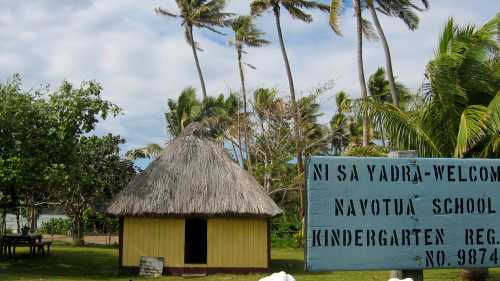 Visiting a local school in the Yasawa Islands | Al Bakker