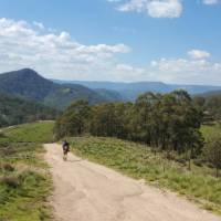 Spectacular views looking out towards Katoomba and the western escarpments of the Blue Mountains | Linda Murden