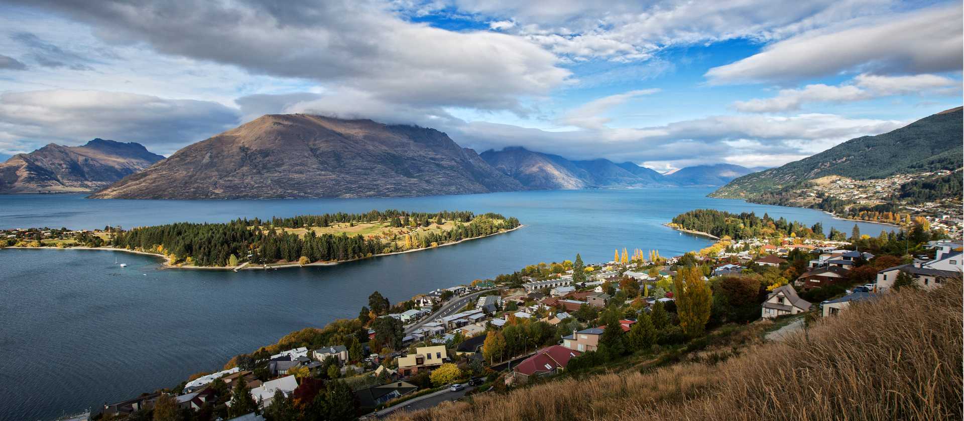 Panorama of Queenstown, the 'adventure capital' of New Zealand | Peter Walton