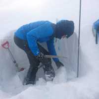 Building a snow cave | Graeme Woodward