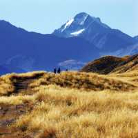 Trekking amongst the spectacular scenery of the Southern Alps | Kerry Muller