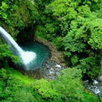 Waterfall near Arenal volcano | coast to coast adventures