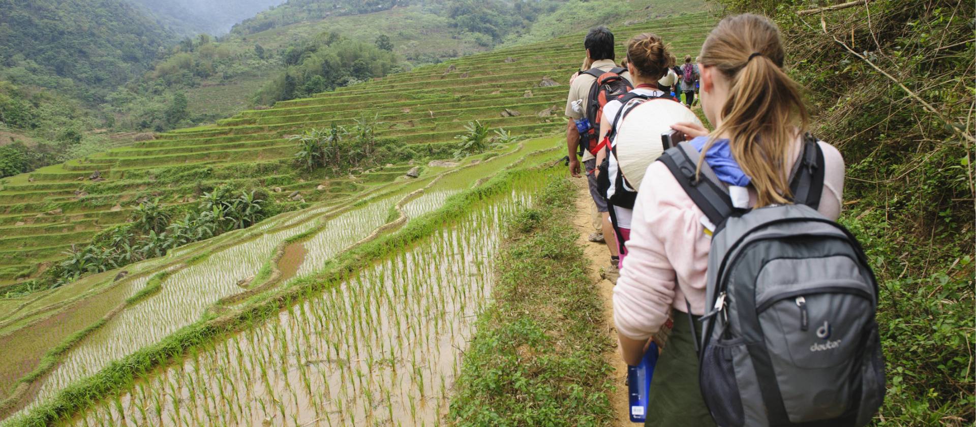Students on trek in Vietnam | Nick Hardcastle