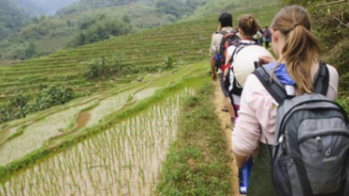 Students on trek in Vietnam | Nick Hardcastle