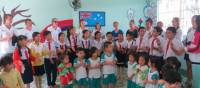 School students travelling in Vietnam