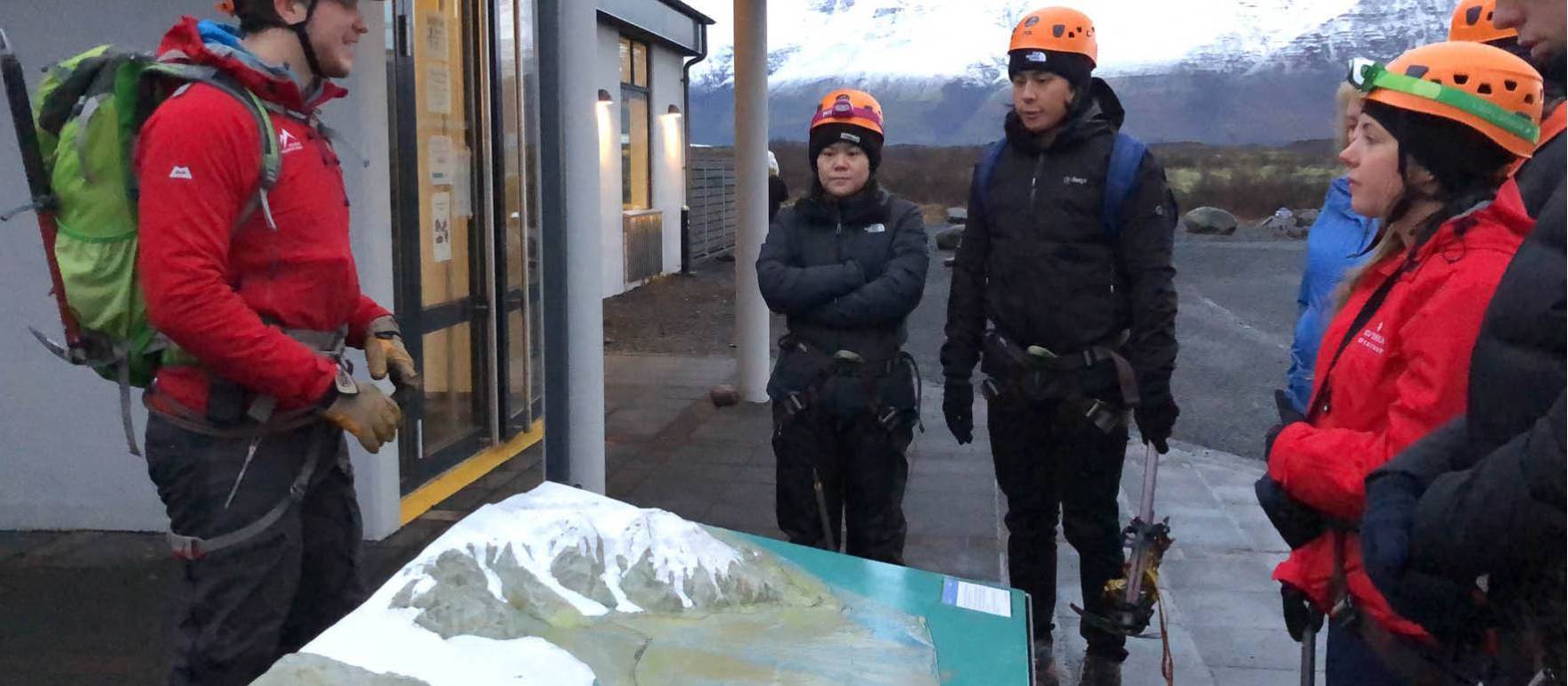 Expert guide on the Iceland Northern Lights trip | Kate Baker