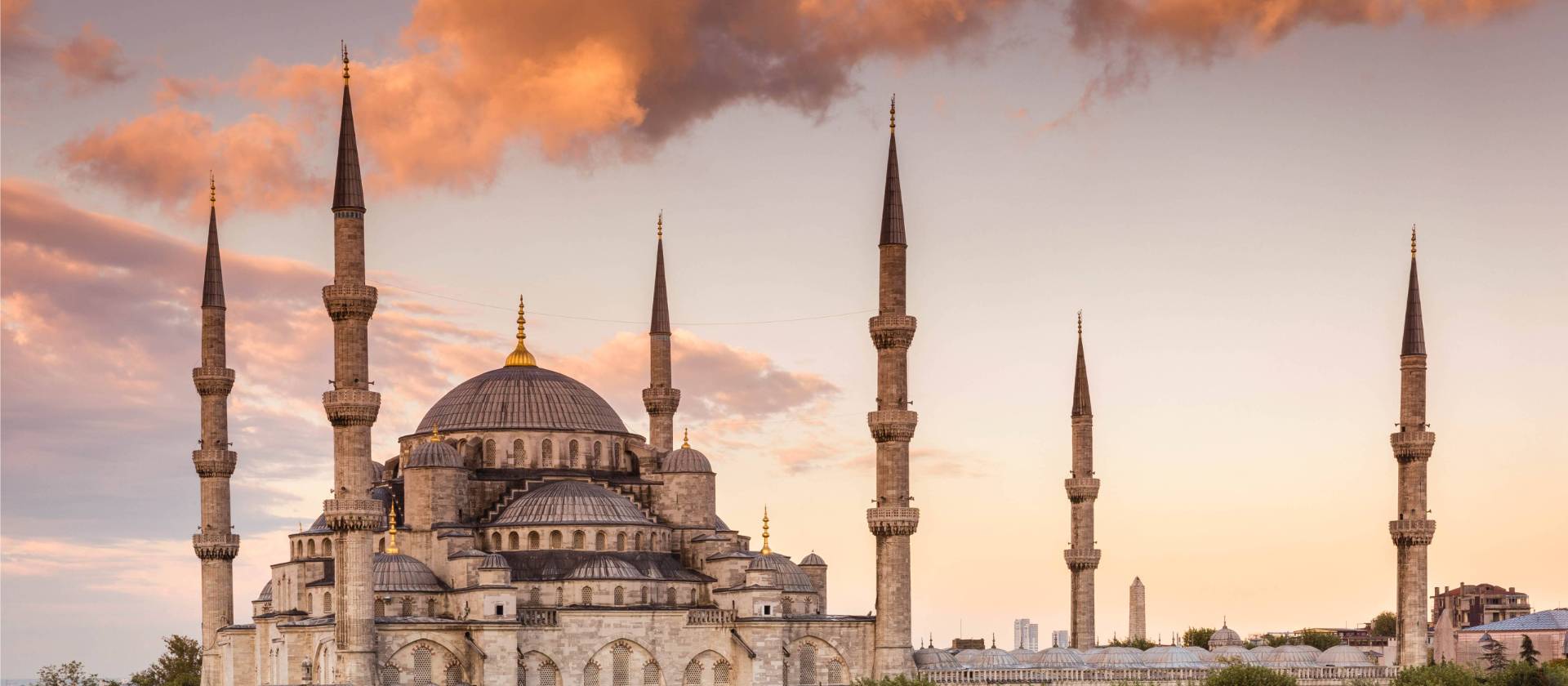 Beautiful colours over Blue Mosque columns | Richard I'Anson