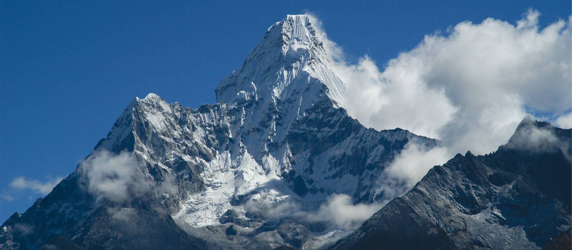 The majestic beauty of Ama Dablam | Warren Townsden