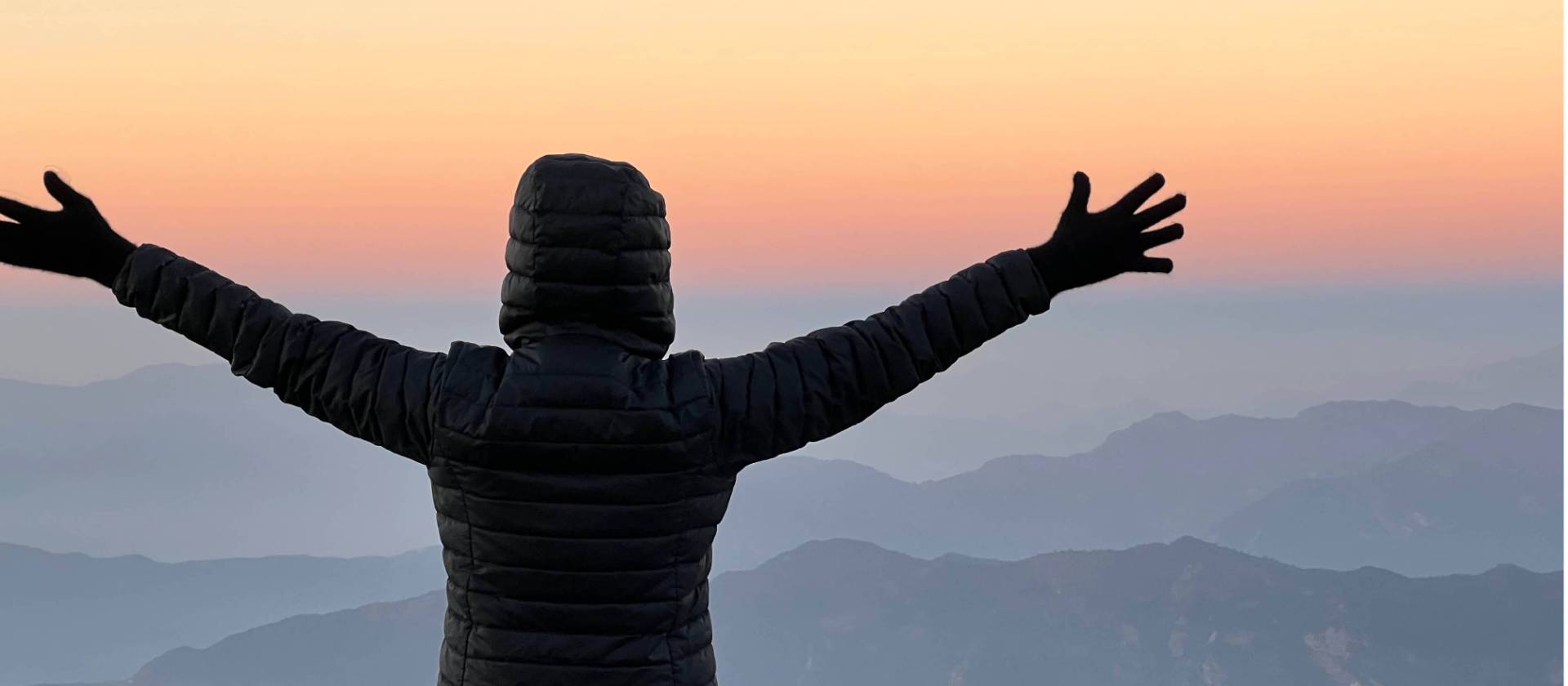 Dawn on Kopra Ridge with magnificent views down the valley and to the towering peaks of Dhaulagiri and the Annapurna ranges | Sue Badyari
