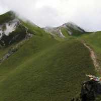 Trekking above Kyanjin Gompa towards the amazing Kyanjin Ri | Soren Kruse Ledet