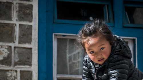 Curious little Nepalese girl | Kelvin Law