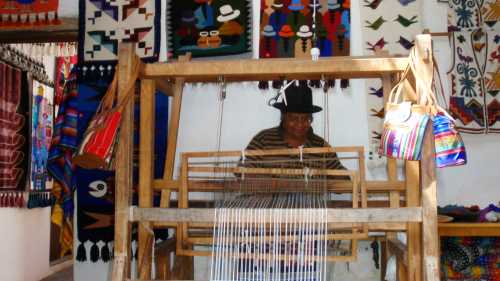 A demonstration of traditional weaving of clothes and blankets in the Imbabura region.