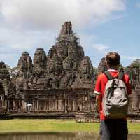 Students explore the ancient temples of Angkor | Jordan Curzon