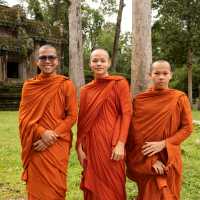 Buddhist monks at the ancient temples of Angkor | Jordan Curzon
