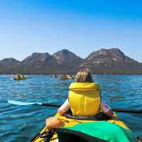 Stunning views kayaking off the East Coast of Tasmania | Tourism Tasmania & Kathryn Leahy