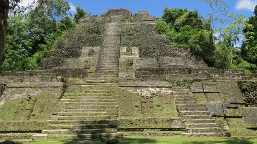 The remarkable temples in Lamanai Archeological site in Belize | EcoColours Tours