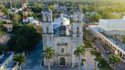 The town church in the central square of Valladolid | EcoColours Tours