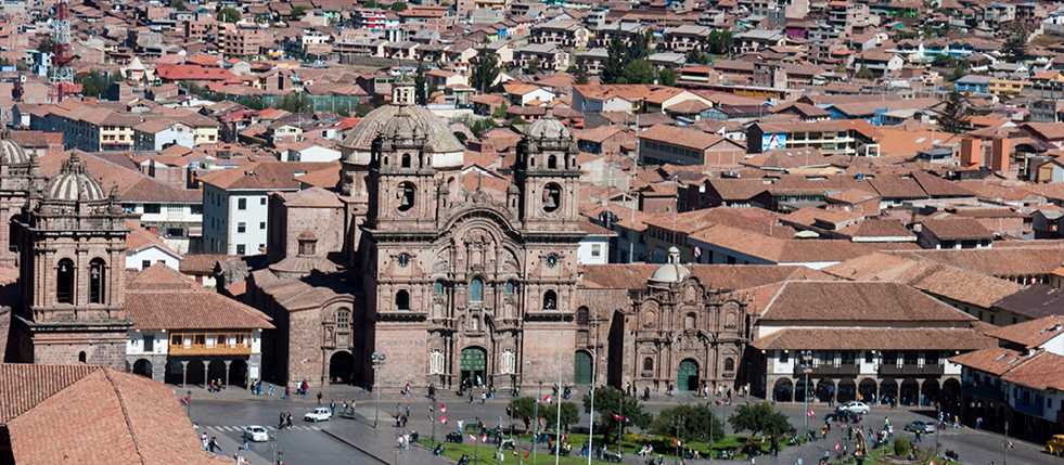 Panoramic view of the downtown square in Cusco