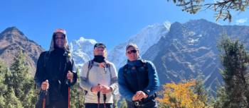 Students trekking Everest region, Nepal | Scott Pinnegar