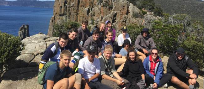 Students taking a break from their trek in Tasmania | Holly Van De Beek