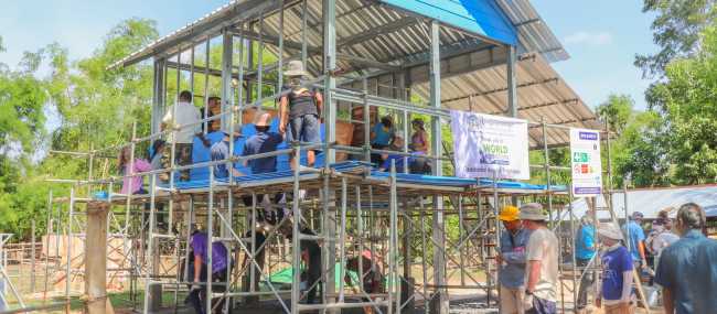 Students housebuilding in Cambodia